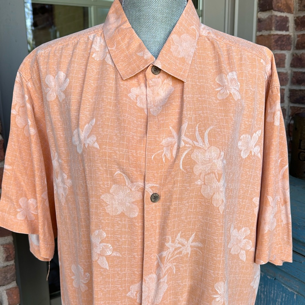 Tommy Bahama 100% Silk Men’s short sleeve Dress Shirt - Coral